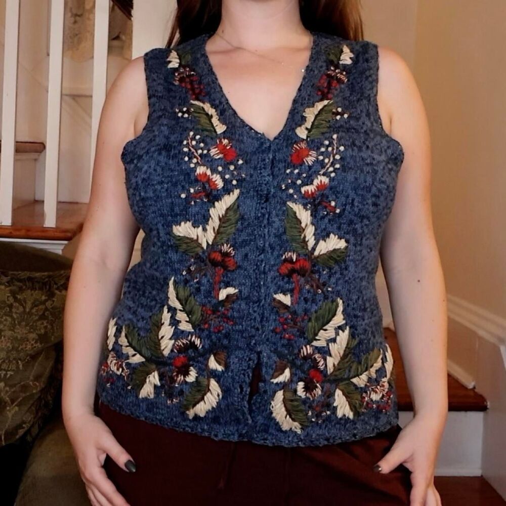Heirlooms Collectibles Blue Embroidered Sweater Vest Large Cottagecore Holiday